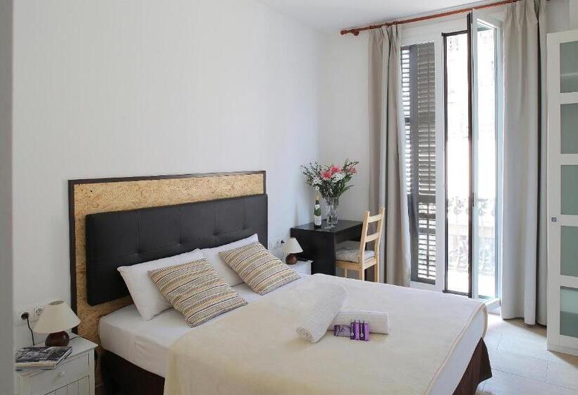 پانسیون Hostal Balkonis