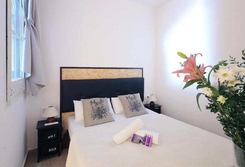 پانسیون Hostal Balkonis