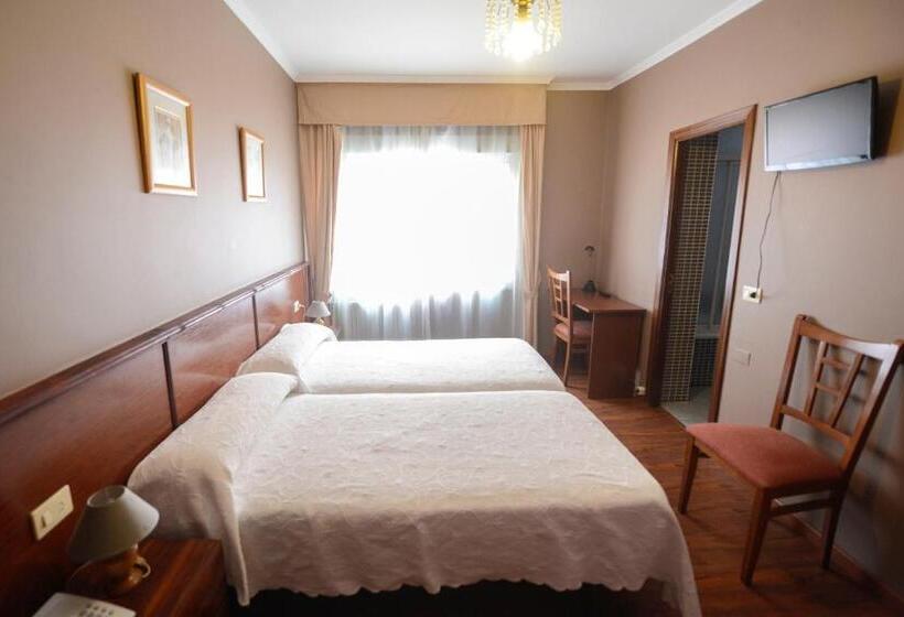 پانسیون Hospedaxe A Vila