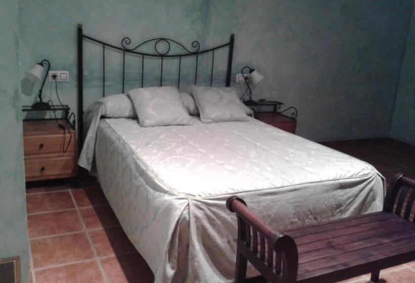 بنسيون Hostal El Olmo