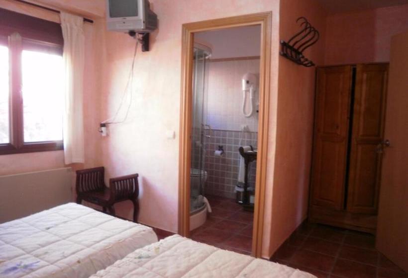 بنسيون Hostal El Olmo