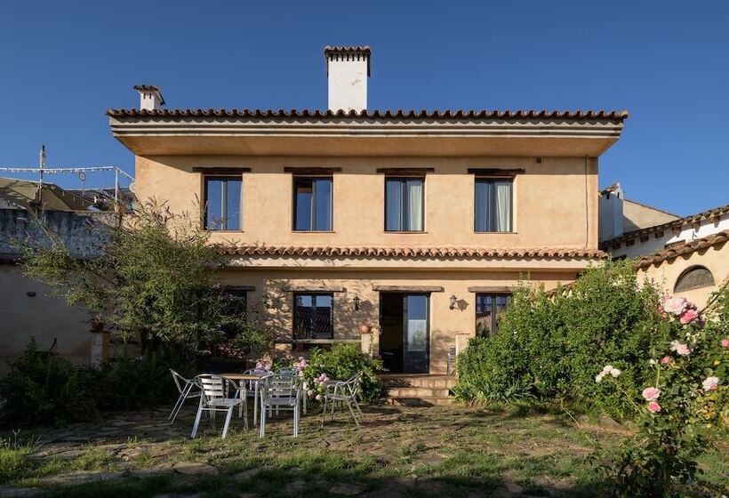 פנסיון La Flamenca Inn