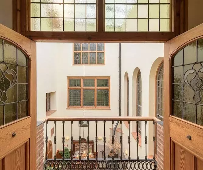 Majatalo La Flamenca Inn