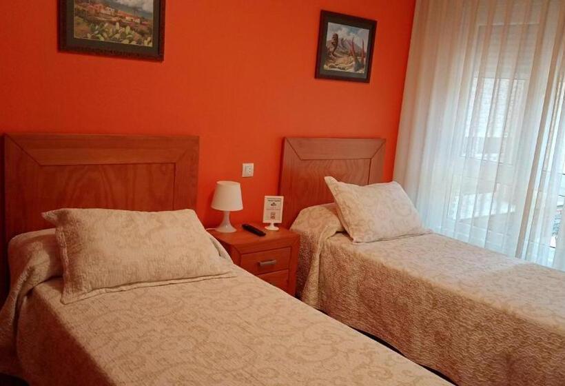 Pensión Vegadeo Gijón