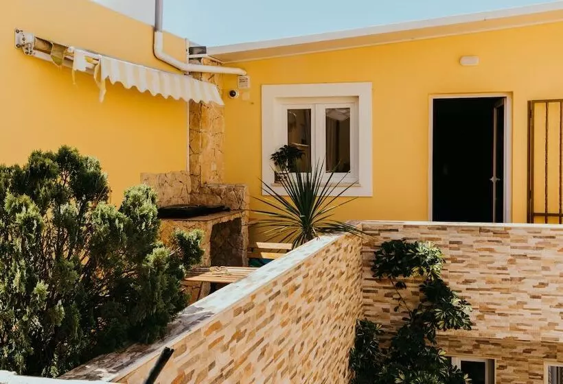 پانسیون Happy House