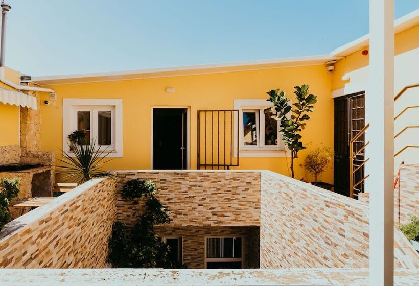 پانسیون Happy House