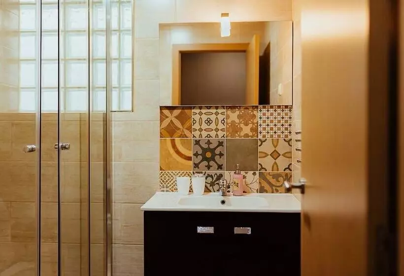 پانسیون Happy House