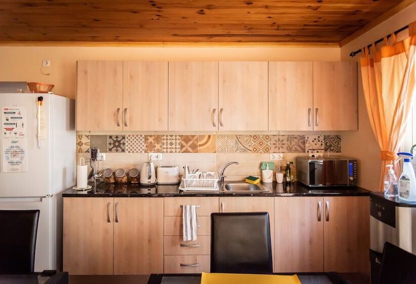 پانسیون Happy House