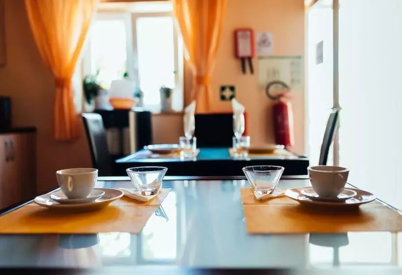 پانسیون Happy House