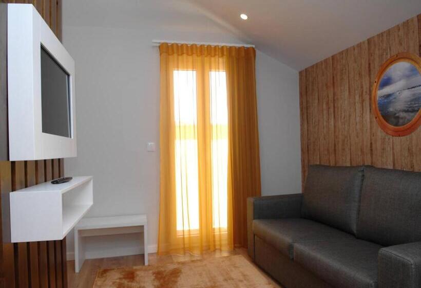 פנסיון Marina Charming House