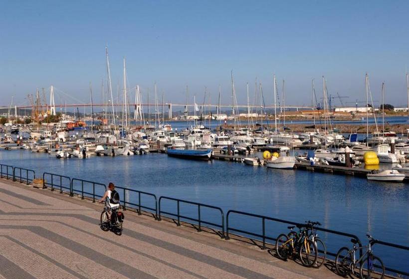 פנסיון Marina Charming House