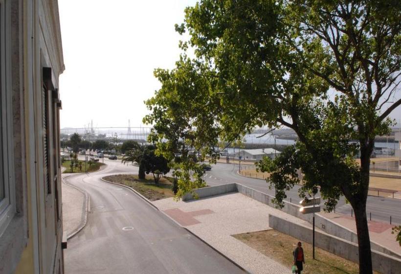 פנסיון Marina Charming House