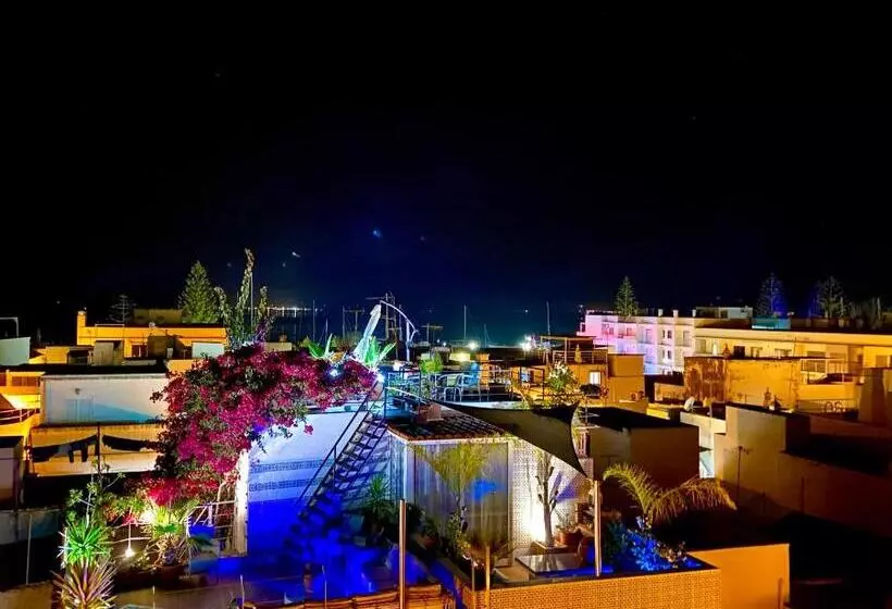 Majatalo Zenit Olhao Bed & Breakfast