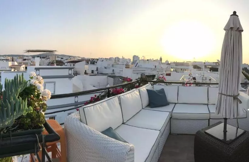 Majatalo Zenit Olhao Bed & Breakfast