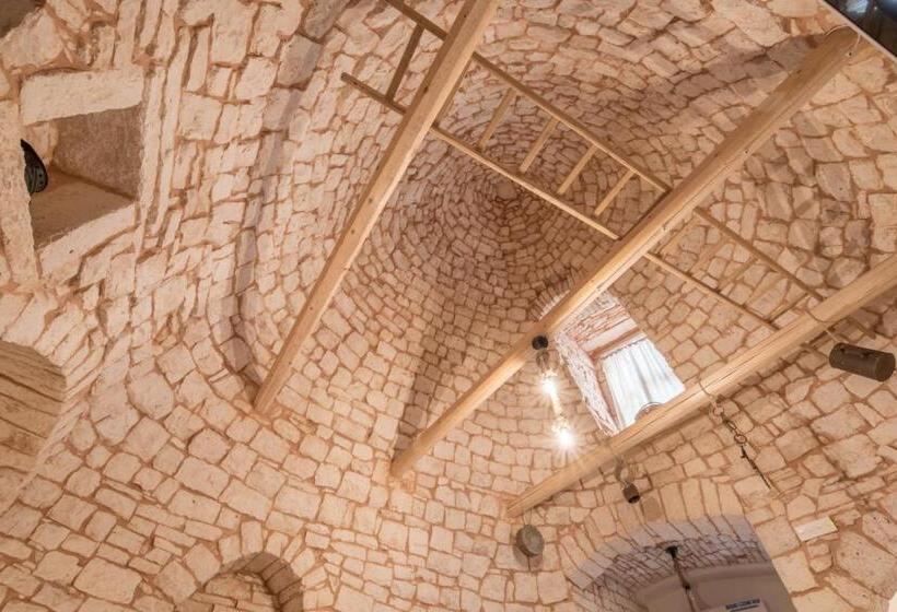 تختخواب و صبحانه Trulli Antichi Mestieri   Widespread Trulli In The Historic Center