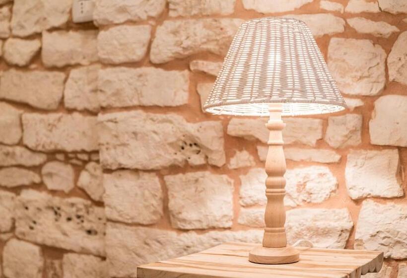 تختخواب و صبحانه Trulli Antichi Mestieri   Widespread Trulli In The Historic Center