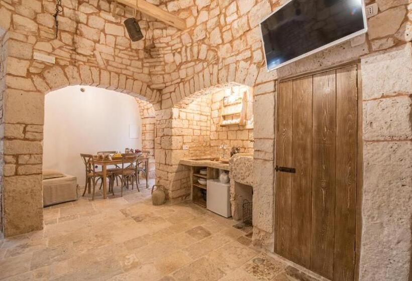 تختخواب و صبحانه Trulli Antichi Mestieri   Widespread Trulli In The Historic Center