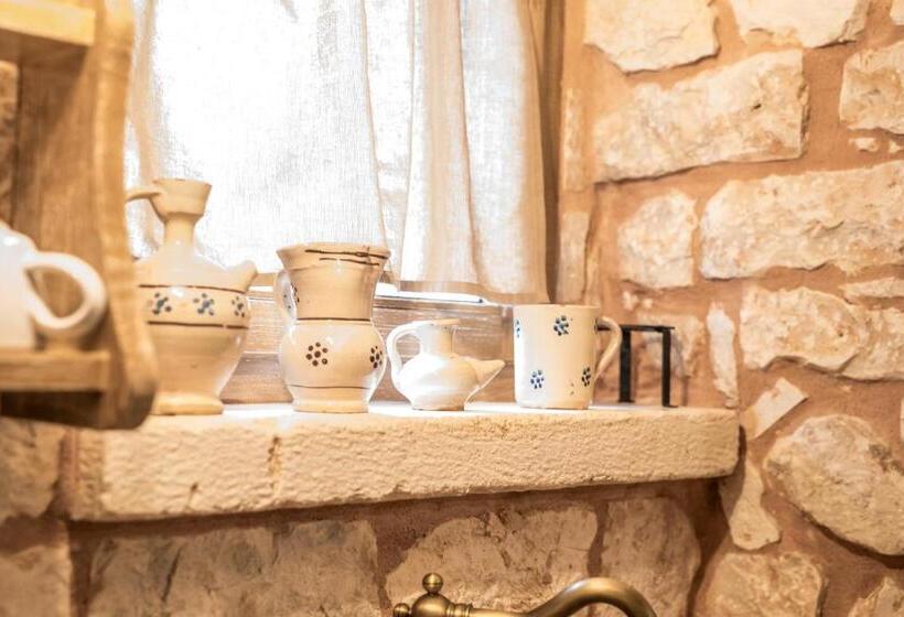 تختخواب و صبحانه Trulli Antichi Mestieri   Widespread Trulli In The Historic Center