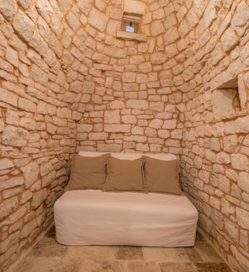 تختخواب و صبحانه Trulli Antichi Mestieri   Widespread Trulli In The Historic Center