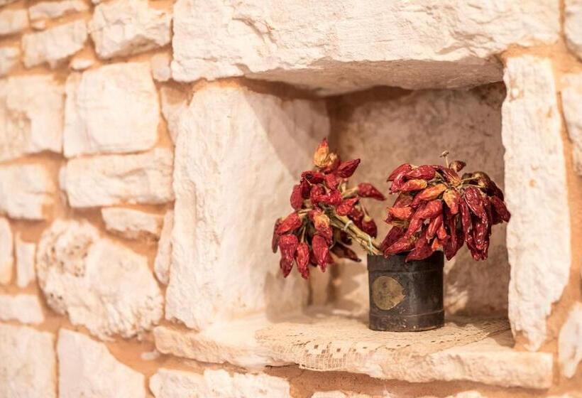 تختخواب و صبحانه Trulli Antichi Mestieri   Widespread Trulli In The Historic Center