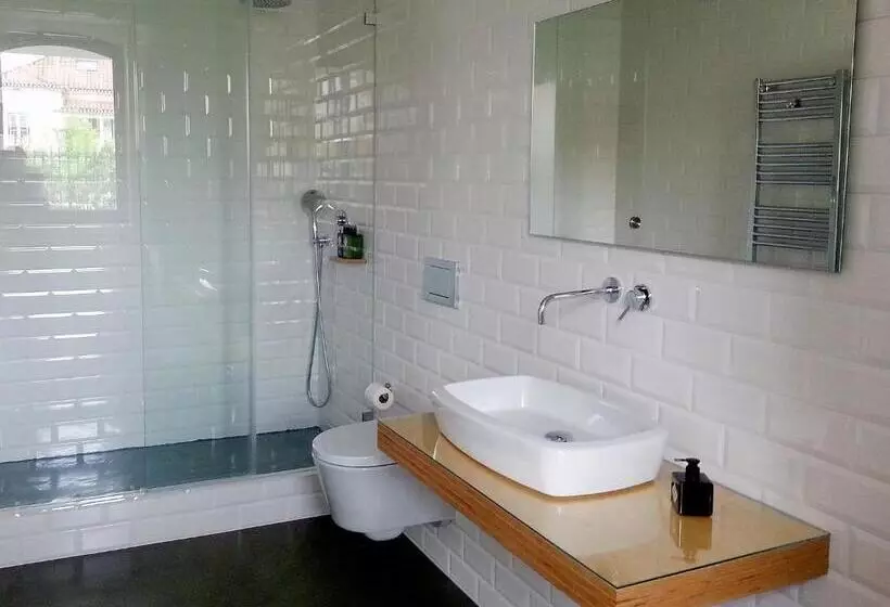 Majatalo Bonvalot Guest House