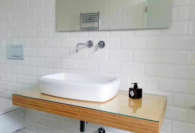 Majatalo Bonvalot Guest House