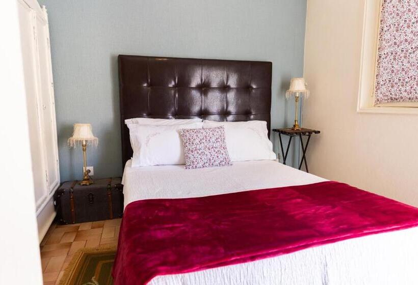 پانسیون Ester Guest House