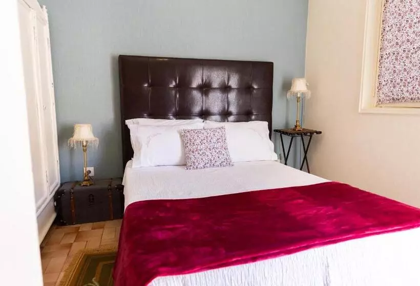 Majatalo Ester Guest House