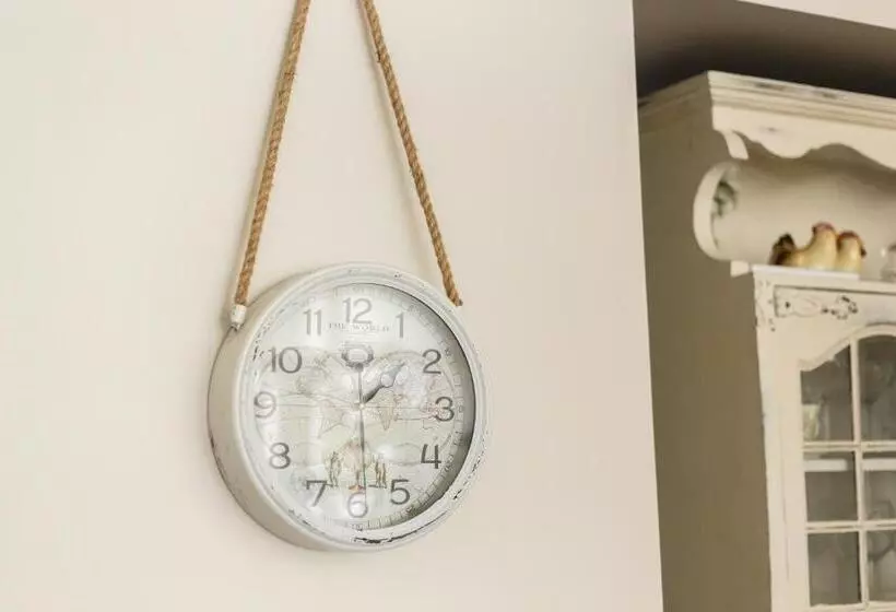 Majatalo Ester Guest House