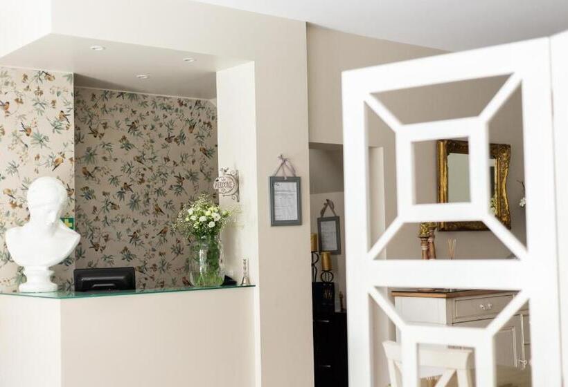 پانسیون Ester Guest House