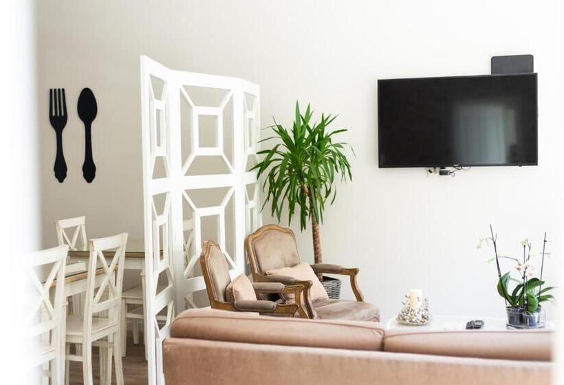 پانسیون Ester Guest House