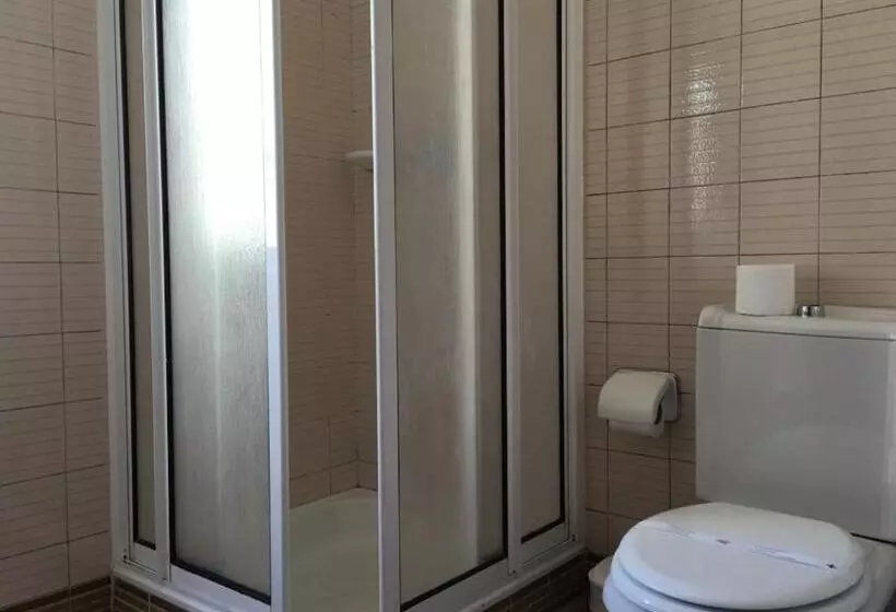 پانسیون Guest House Guerra Junqueiro
