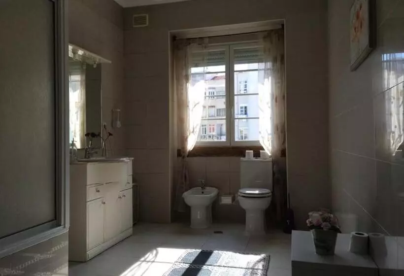 پانسیون Guest House Guerra Junqueiro