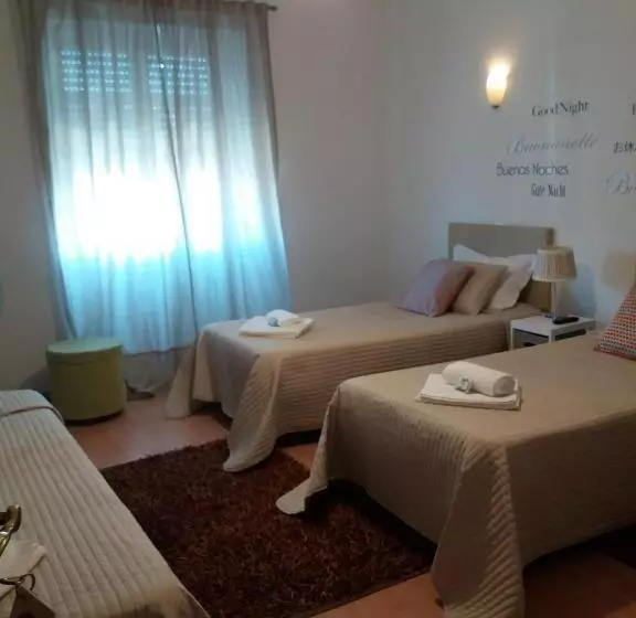 پانسیون Guest House Guerra Junqueiro