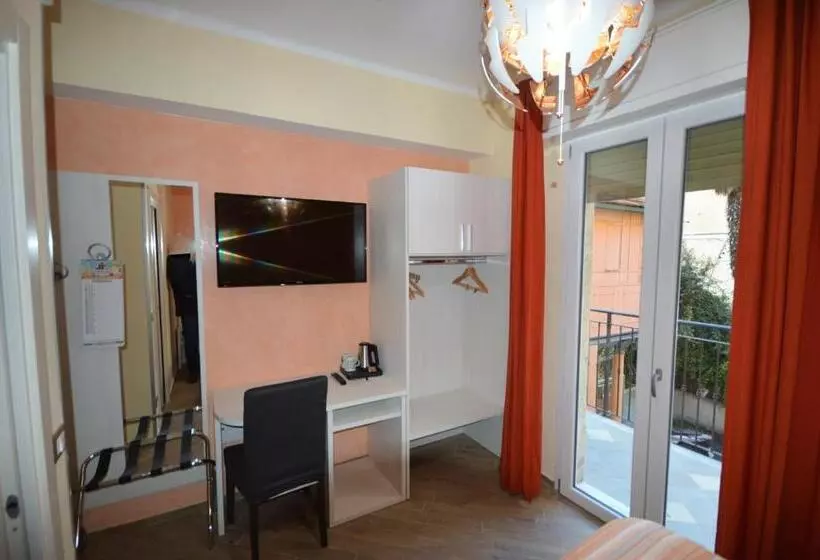 ペンション Palafiori Rooms Sanremo