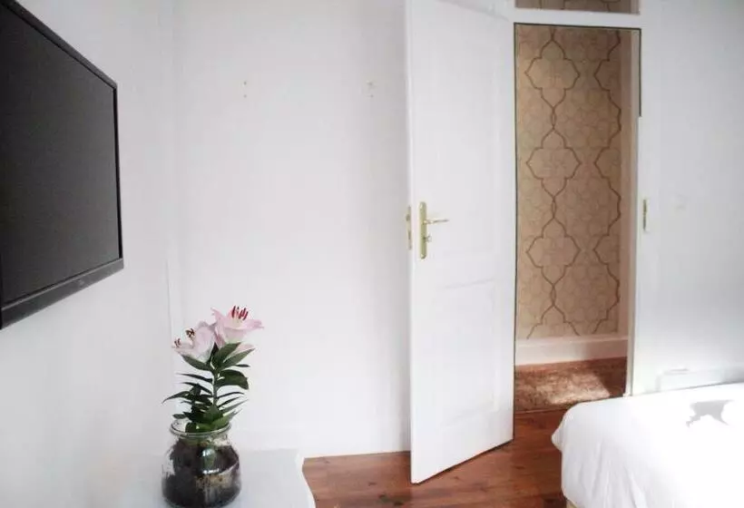 پانسیون The Sky Lofts Lisbon   Guesthouse