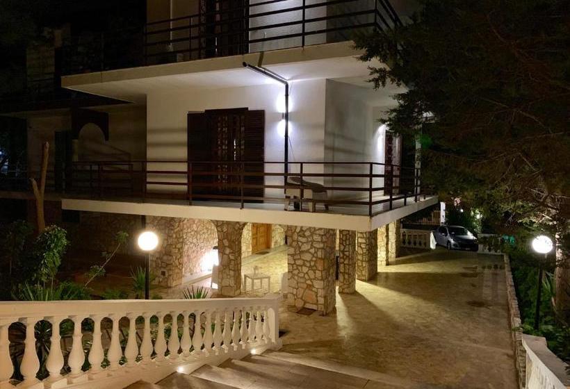 פנסיון Charme Rooms