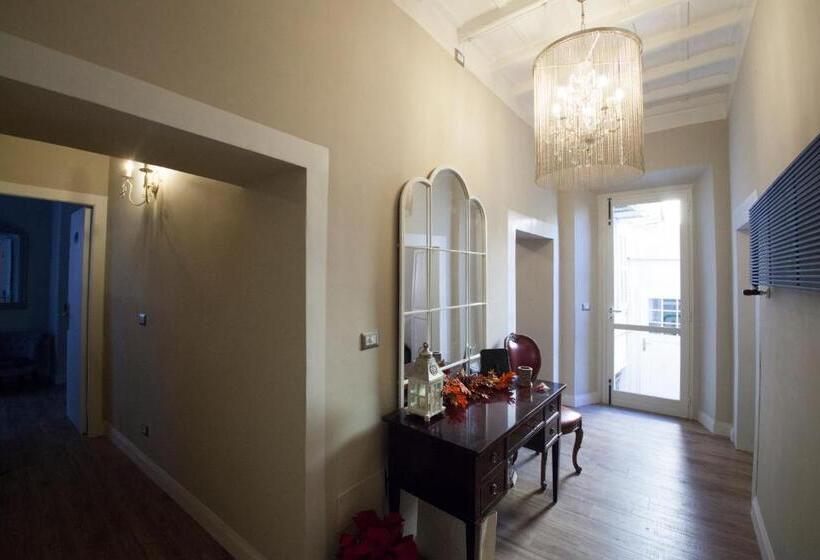 Pension (Hôtel basse catégorie) La Rocca Suite