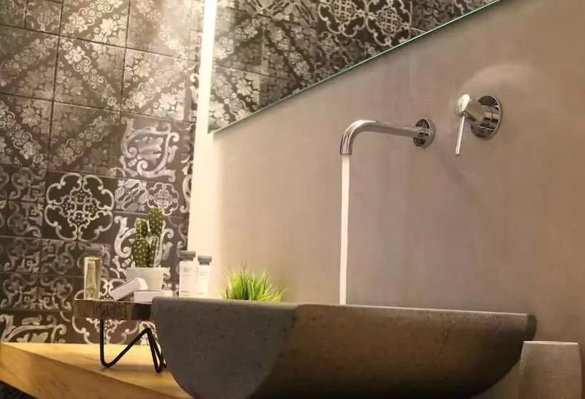 پانسیون Quattro Canti Suites