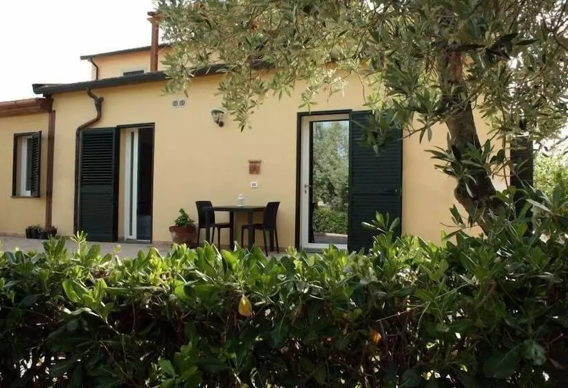 ホテル Agriturismo Le Quadrelle