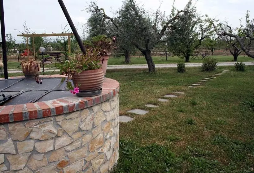 ホテル Agriturismo Le Quadrelle