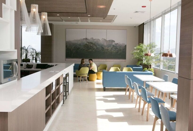 ホテル Hampton Inn By Hilton Cucuta