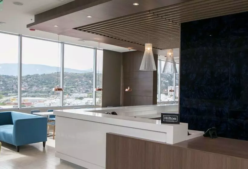 ホテル Hampton Inn By Hilton Cucuta