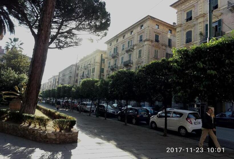 پانسیون Colors Of Cinque Terre   Guest House