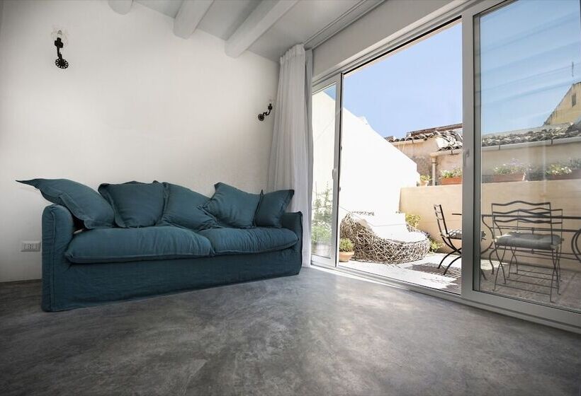 پانسیون Sanbartolomeo Casa & Putìa