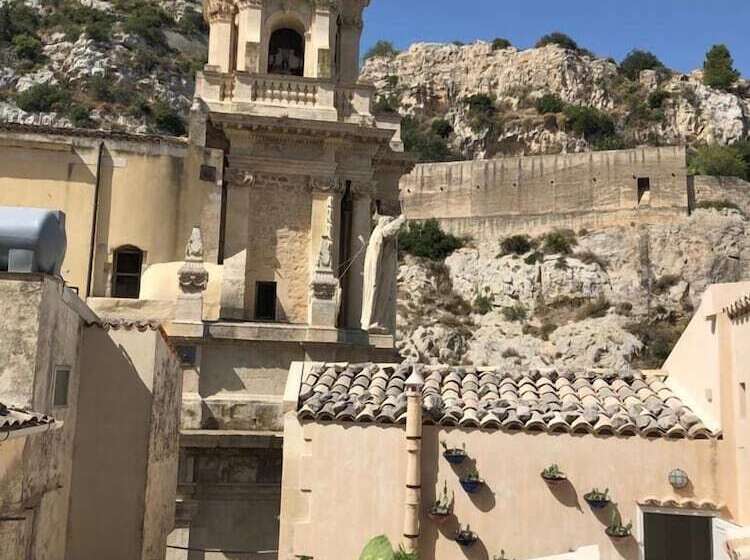 پانسیون Sanbartolomeo Casa & Putìa