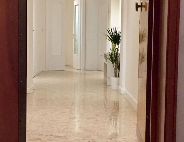 Pension (Hôtel basse catégorie) The Guesthouse Treviso