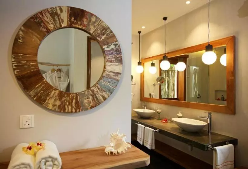 هتل Les Lauriers Eco