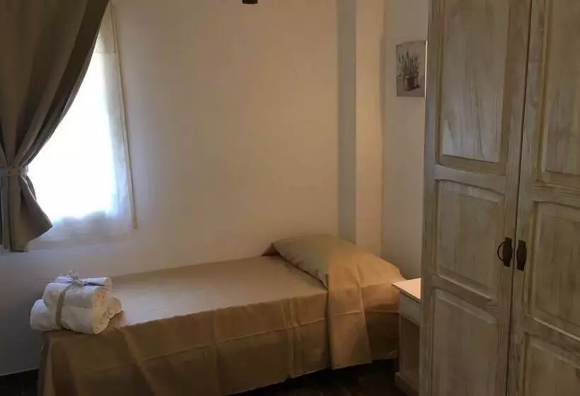 ホテル Agriturismo Monti Di Jogliu