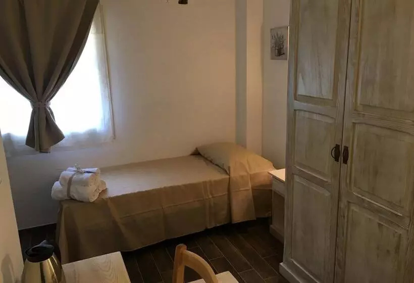 ホテル Agriturismo Monti Di Jogliu